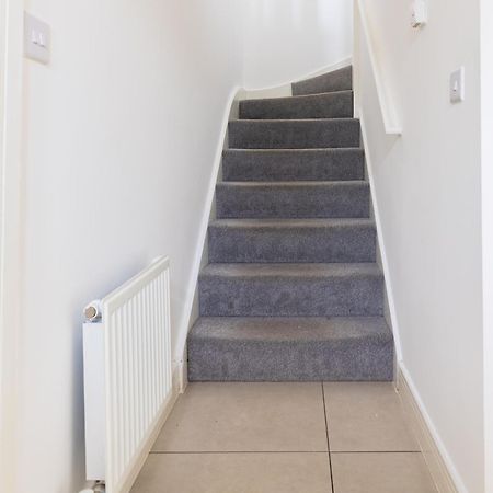 Spacious 4-Bedroom Home Near City Centre With Parking Nottingham Buitenkant foto