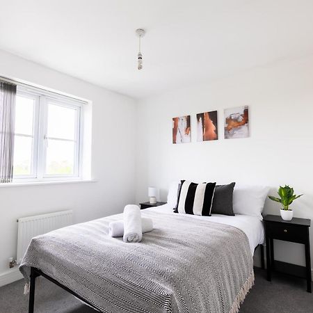 Spacious 4-Bedroom Home Near City Centre With Parking Nottingham Buitenkant foto