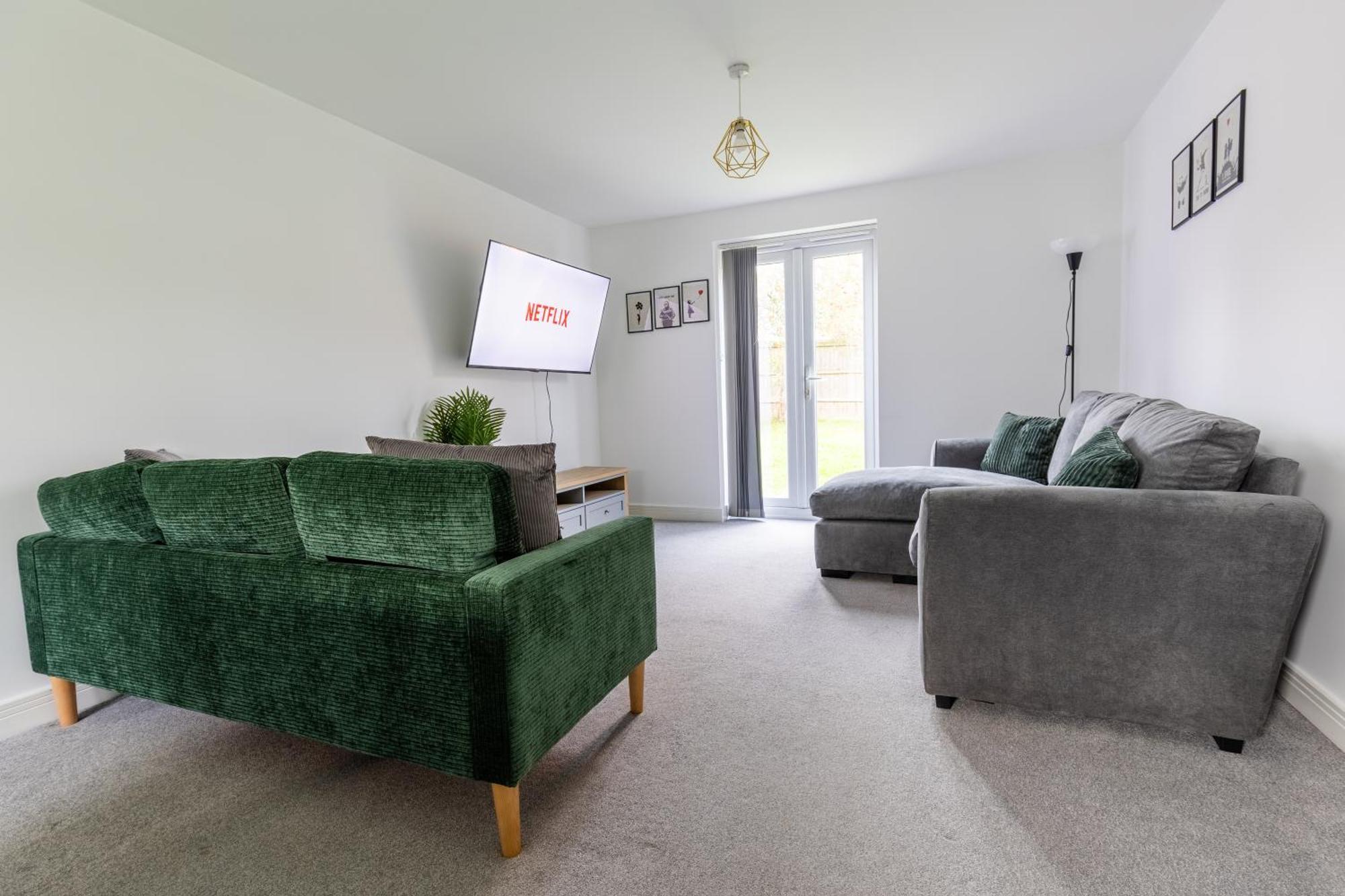 Spacious 4-Bedroom Home Near City Centre With Parking Nottingham Buitenkant foto