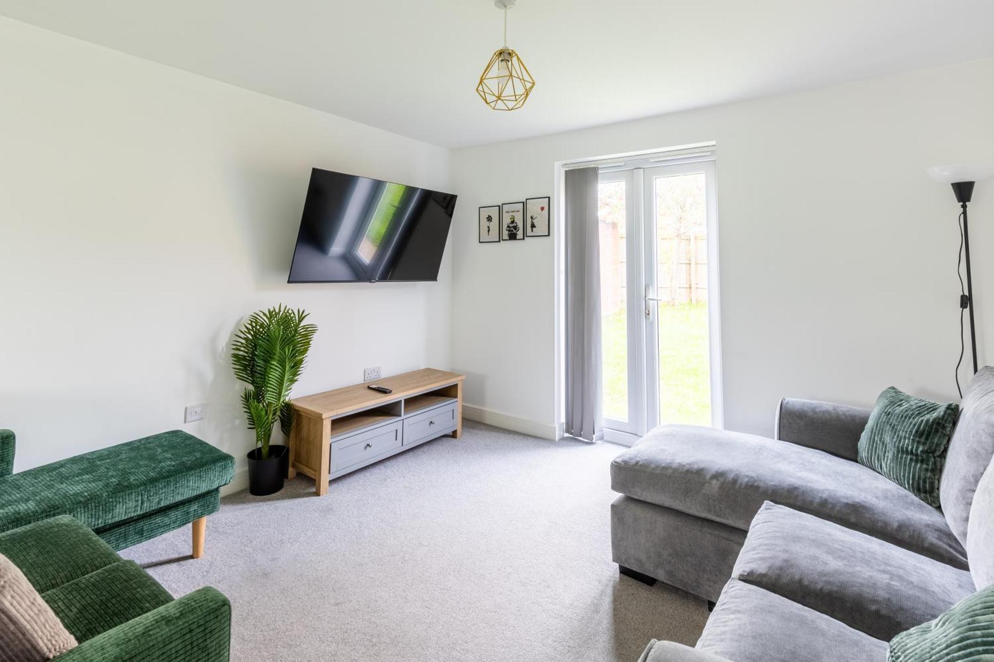 Spacious 4-Bedroom Home Near City Centre With Parking Nottingham Buitenkant foto