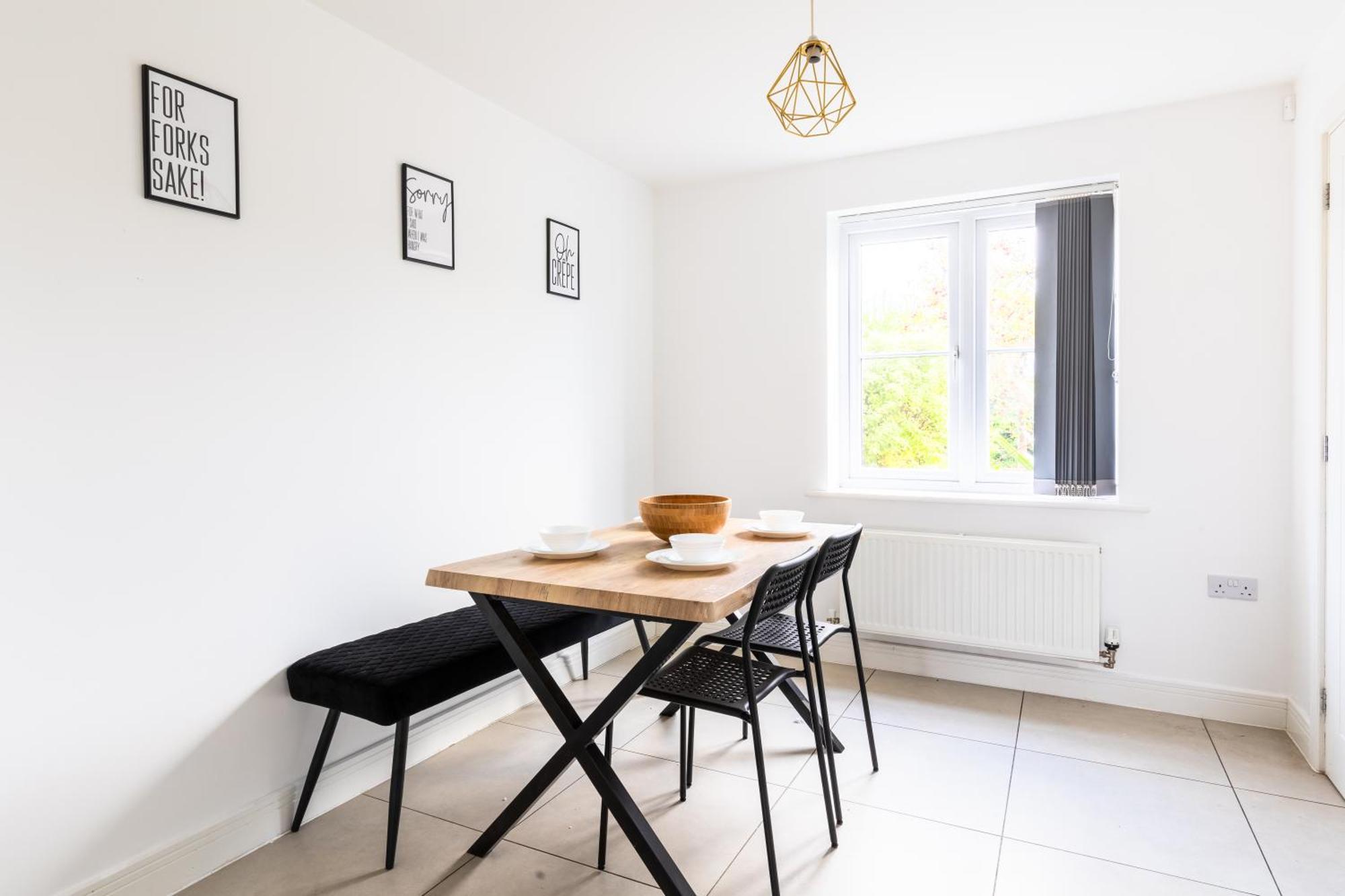 Spacious 4-Bedroom Home Near City Centre With Parking Nottingham Buitenkant foto