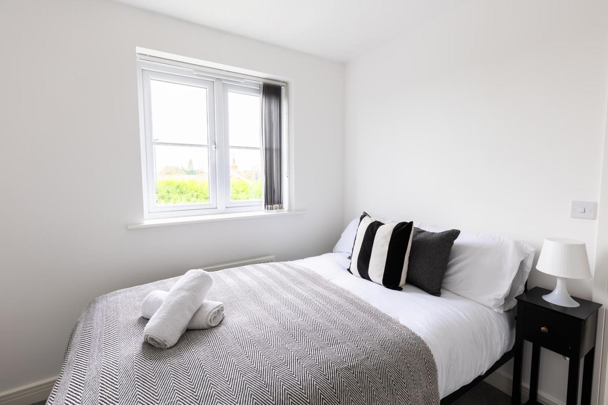 Spacious 4-Bedroom Home Near City Centre With Parking Nottingham Buitenkant foto